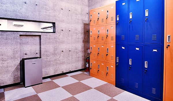 鍵付きロッカー